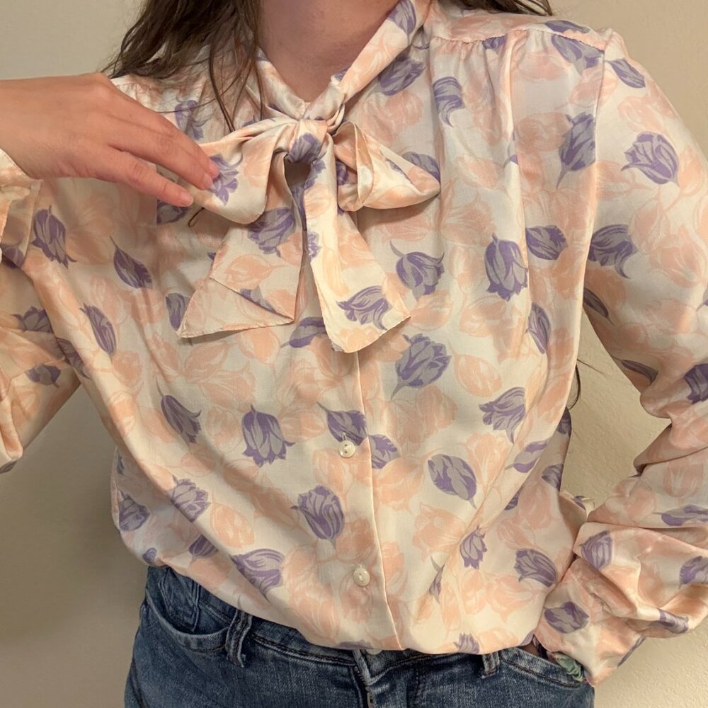 PRICE FIRM Vintage 80s Ship N Shore Pastel Floral Secretary Pussybow Bow Blouse